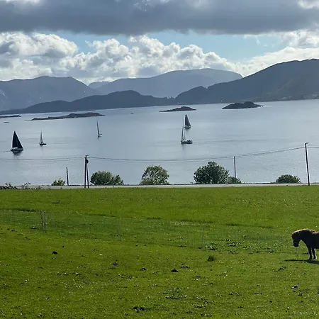Appartement Fin Med Fjord Utsikt Ulsteinvik