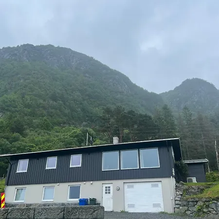 Fin Med Fjord Utsikt Ulsteinvik